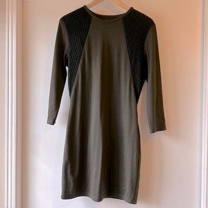 Eve Gravel dark green dress